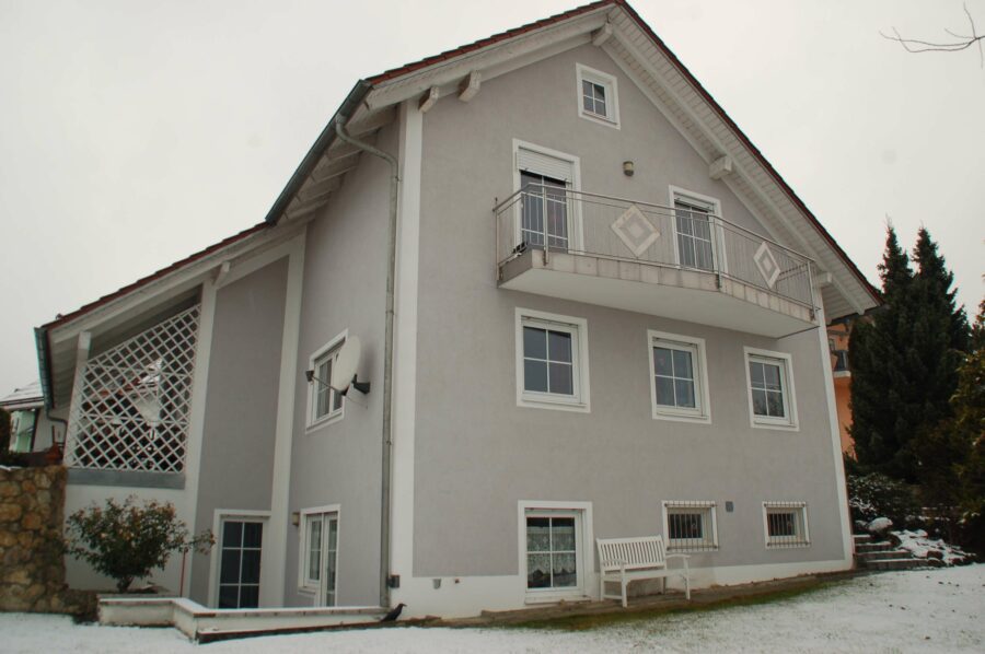 Erstklassiges Wohnhaus mit Garten in schöner Lage bei Bad Abbach - Hausansicht