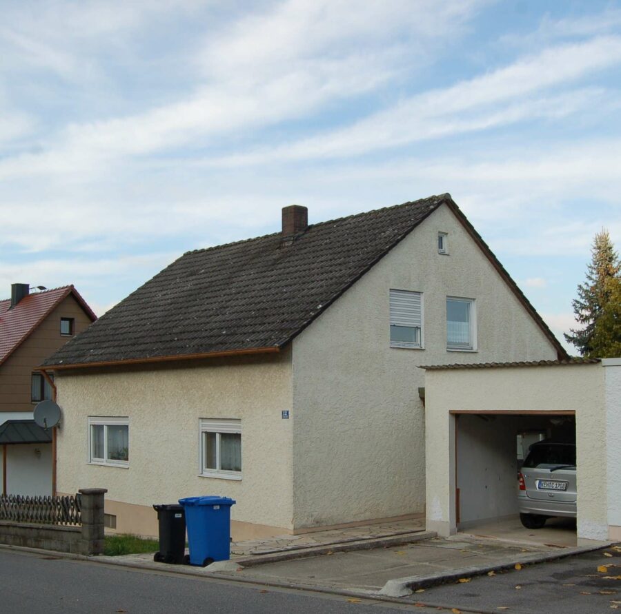 Einfamilienhaus (2 Wohnungen möglich) in der Stadt Kelheim am Stadtrand - DSC_0913 (1)