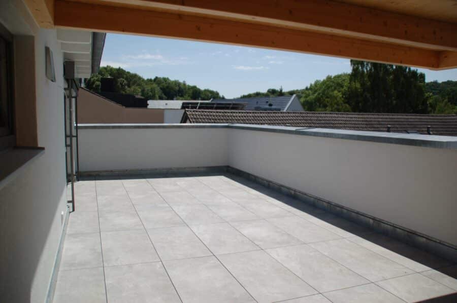 Einen Lebenstraum wahr machen: barrierefreies Penthouse in Bad Abbach - Dachterrasse