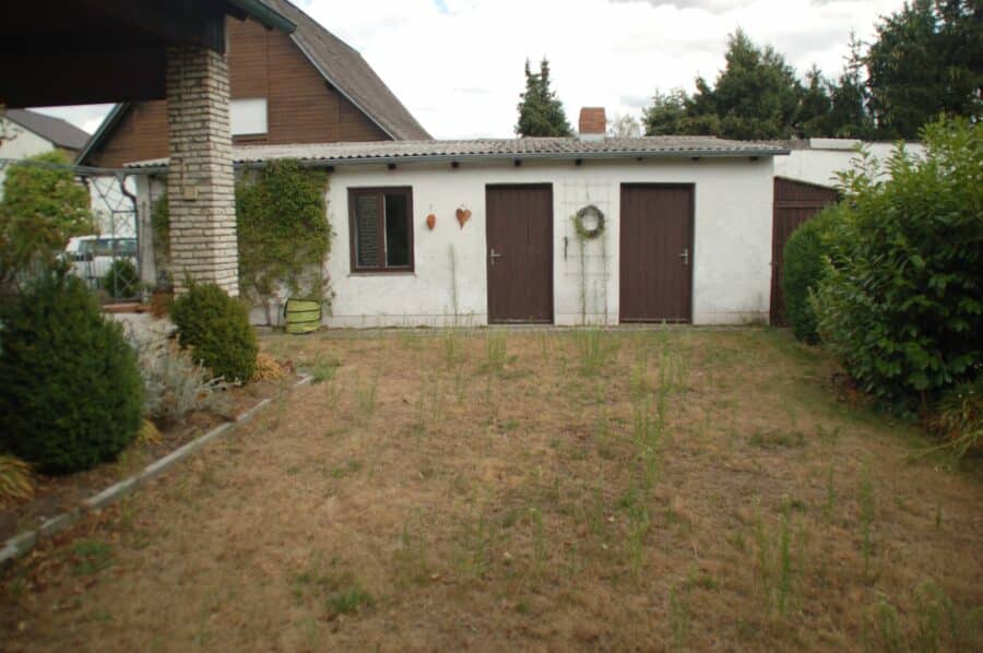 Gut gepflegtes Einfamilienhaus in zentraler Lage von Abensberg - Garage/ Werkstatt/Schuppen