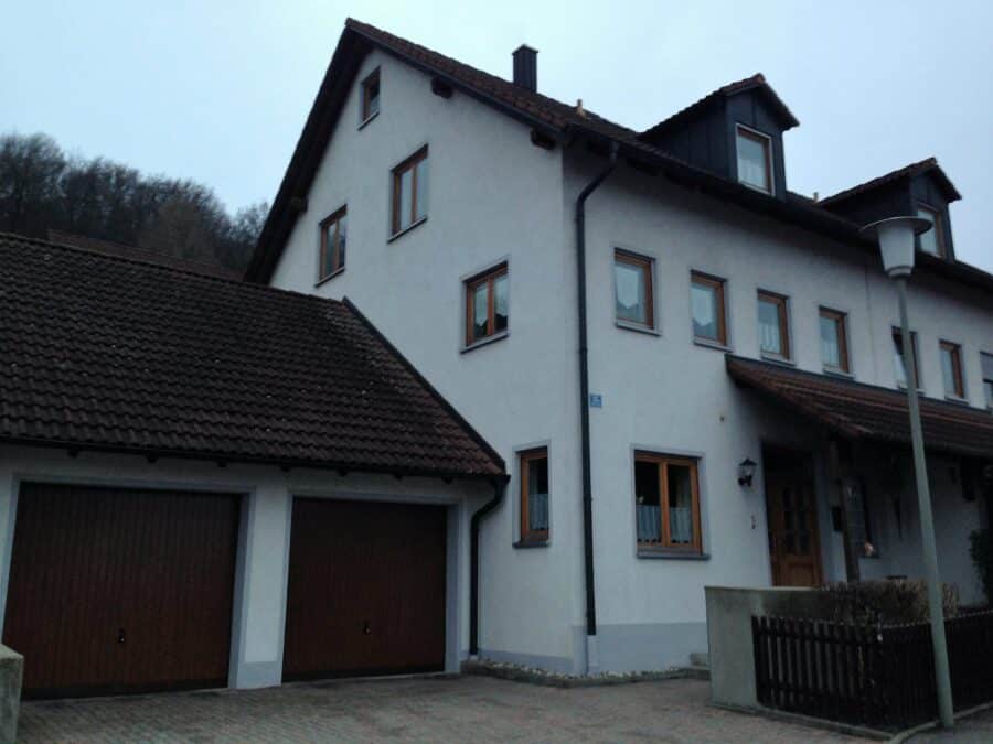 Großzügiges Einfamilienhaus (DHH) in Kelheim in Bestzustand - Hausansicht