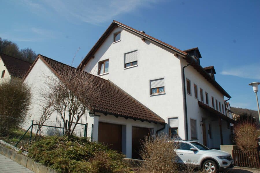 Großzügiges Einfamilienhaus (DHH) in Kelheim in Bestzustand - DSC_0300