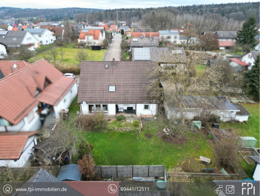 Einfamilienhaus in Ihrlerstein in schöner ruhiger Wohnlage mit 2 Garagen und großzügigem Garten - Südansicht