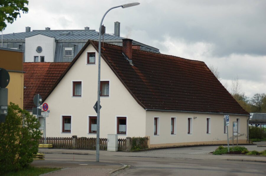 Altes Wohnhaus mit Gewerbeanteil (Stadel, Werkstatt, Büro, Hofraum) - DSC_1271