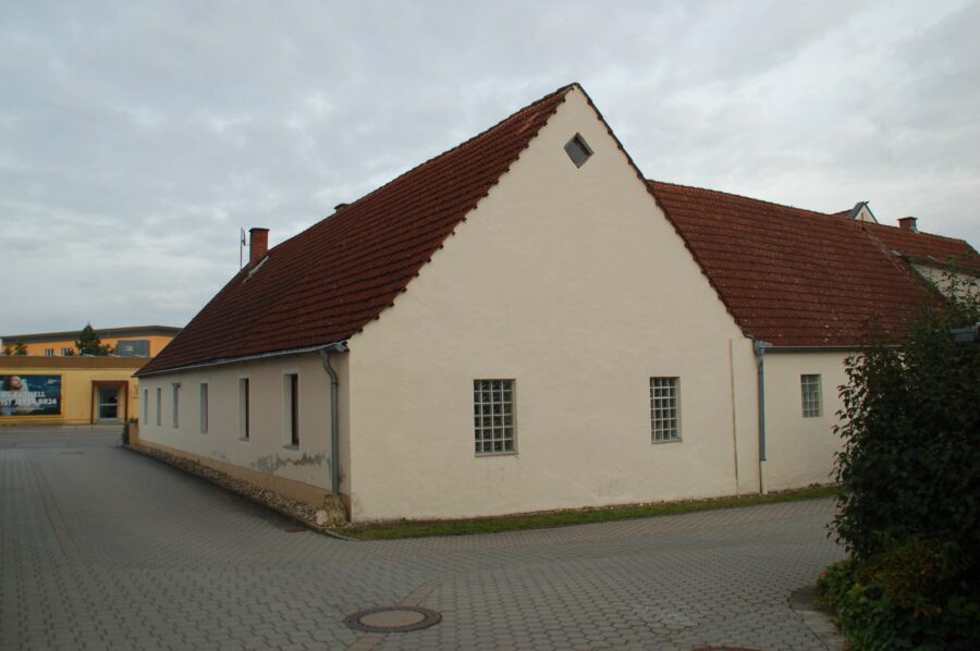 Altes Wohnhaus mit Gewerbeanteil (Stadel, Werkstatt, Büro, Hofraum) - DSC_0014