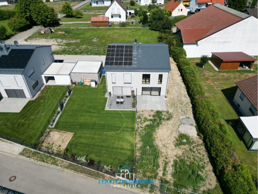 Ruhig, sonnig, Landidyll: Wohnen zwischen Abensberg und Siegenburg - Objekt mit Grundstück (rechts)