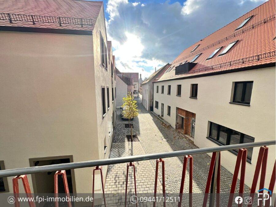 Erstbezug! Exklusive 3-Zimmer-Wohnung in Altstadtlage – Hochwertig kernsaniert mit Südbalkon - Ausblick vom Südbalkon