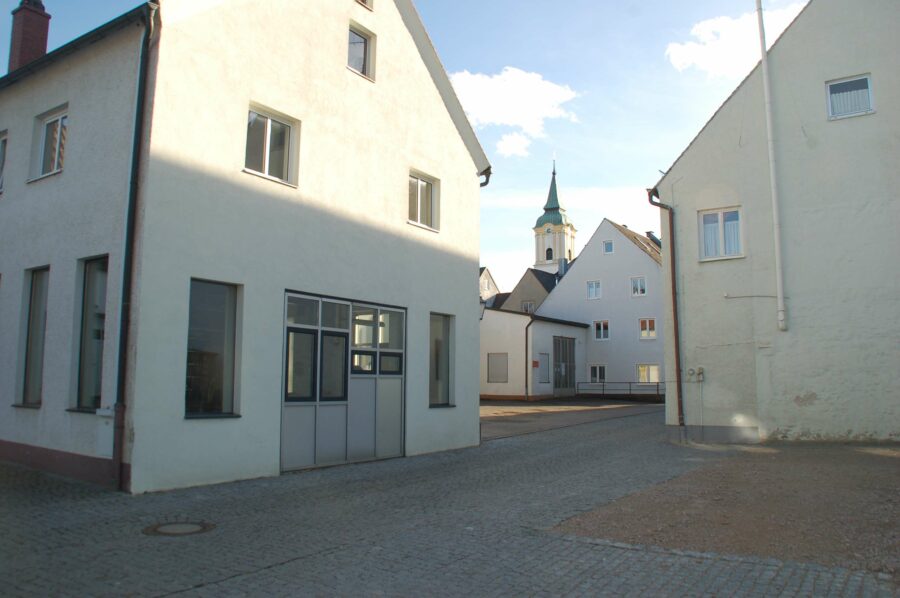 Hochinteressantes Gebäudeensemble mit Baufläche in der Altstadt in Abensberg - Haus 10, Freifläche und Halle