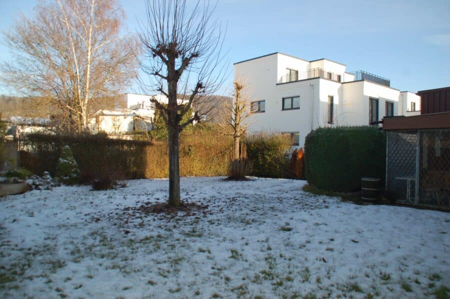 Freistehendes Einfamilien-Wohnhaus mit Baugrundstück in sehr zentraler Lage Kelheims - Garten-Bauplatz