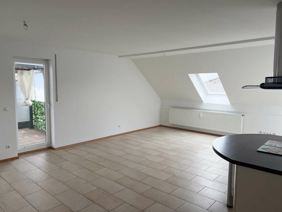 Traumwohnung in Kelheim mit Dachterrasse und Südbalkon - Wohnzimmer