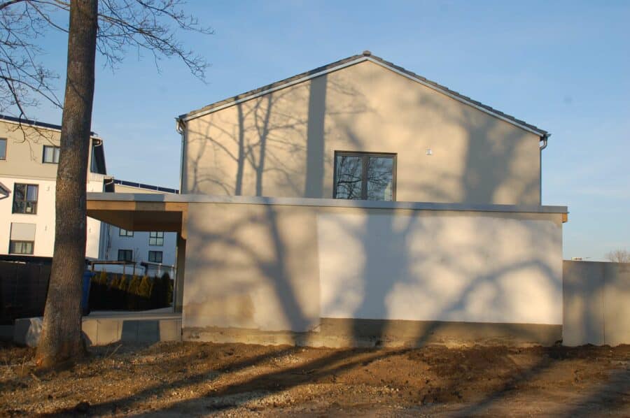 in der Stadt Abensberg: Neubau-Doppelhaushälfte mit Garage und Garten, Keller - Hausansicht