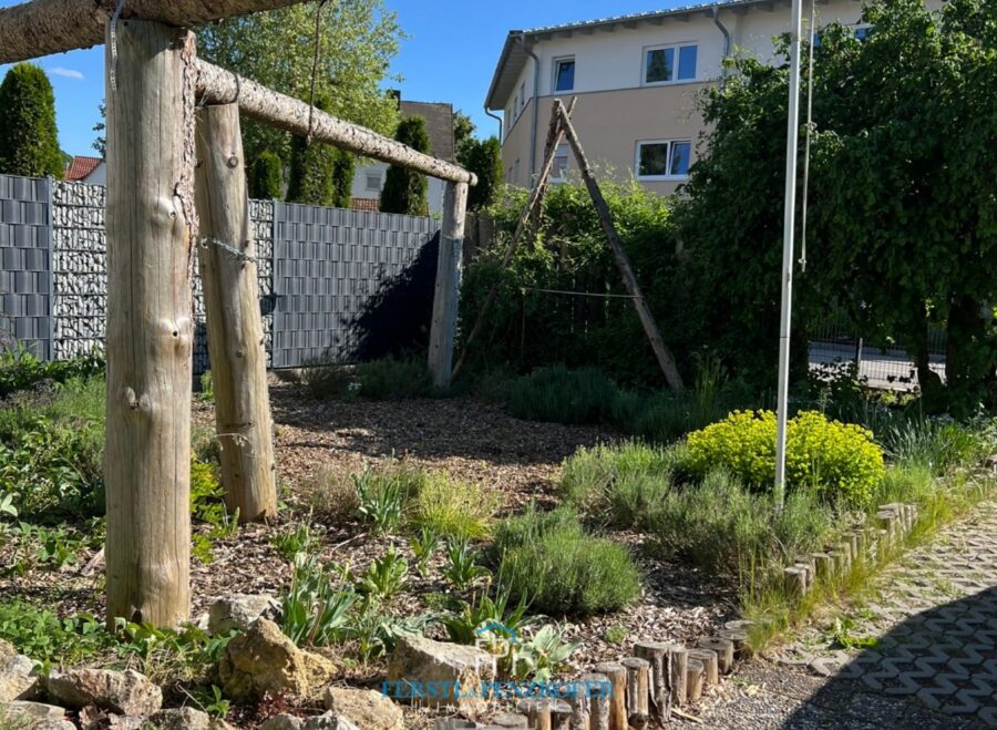 Einfamilienhaus-Doppelhaushälfte in Saal an der Donau - Garten