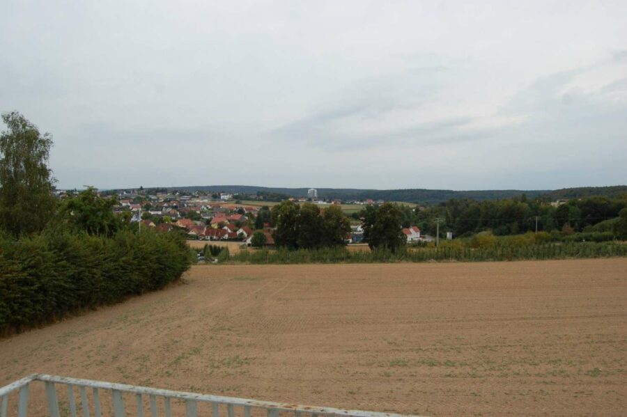 älteres Wohnhaus mit Charme in einer großartigen Lage - Ausblick auf die Befreiungshal