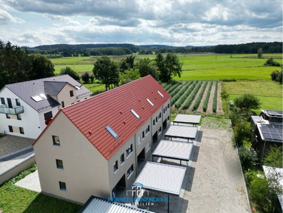 Neubau: Exklusives Architektenreiheneckhaus in Abensberg-Offenstetten - Nordansicht, Gesamtkomplex