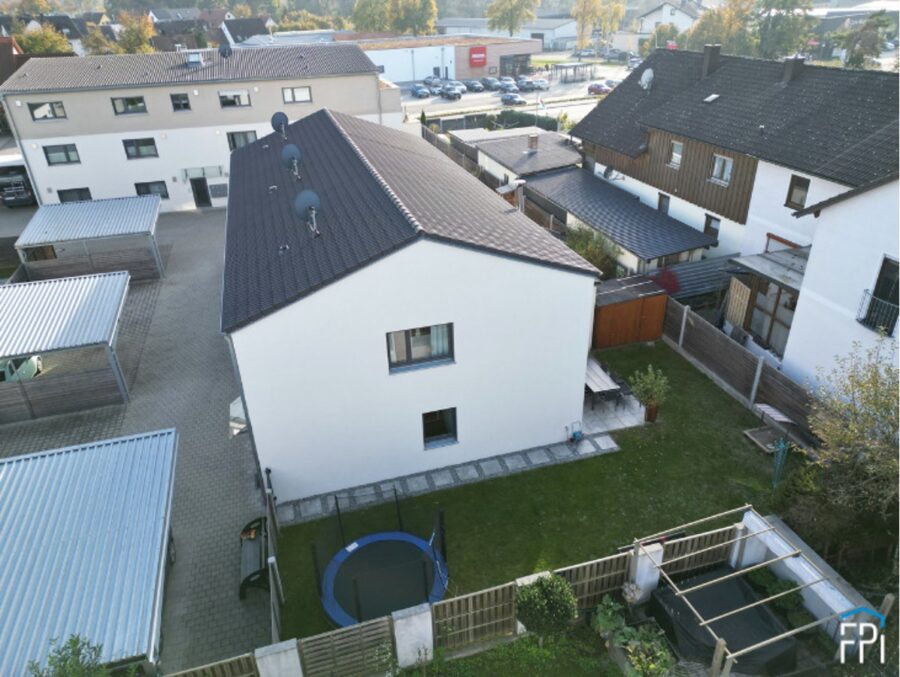 Modernes Reiheneckhaus mit Garten und Carport in zentraler Lage von Abensberg - Offenstetten - Vollsortimenter, Bäcker und Metzger fußläufig erreichbar