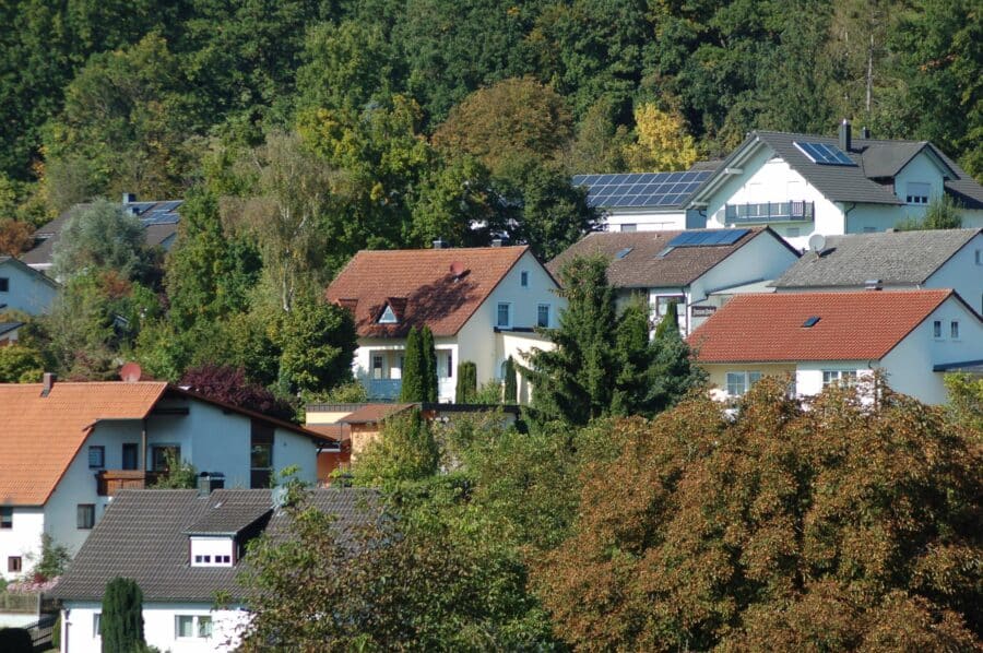 Wohnhaus in Villenlage in Kelheim, Ortsteil Weltenburg mit Traumgarten - Panoramablick