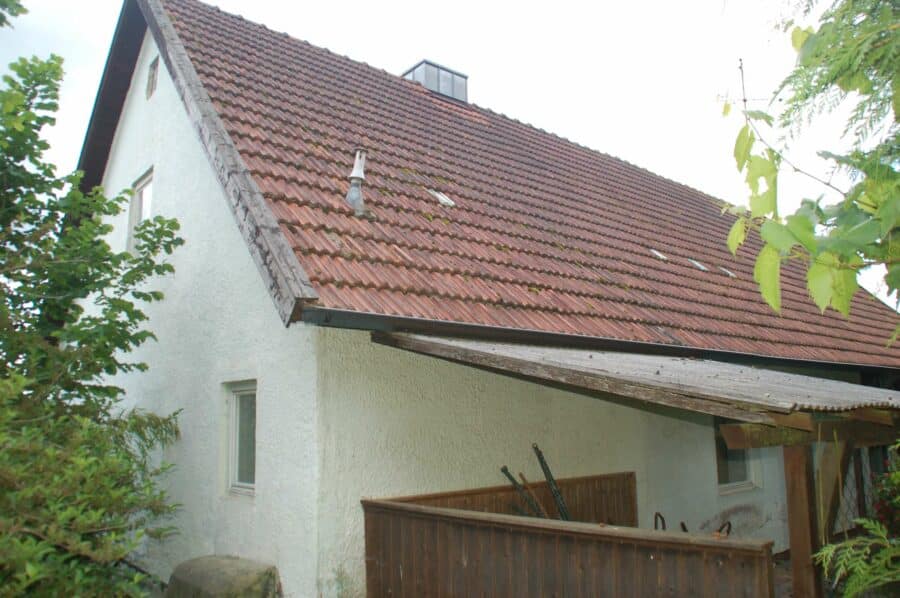 Holledauer Traumgrundstück in Südlage mit Weitblick auf dem Dorf, mit altem Wohnhaus - Hausansicht