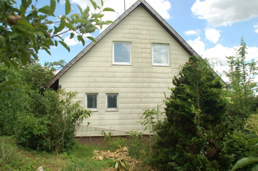 Holledauer Traumgrundstück in Südlage mit Weitblick auf dem Dorf, mit altem Wohnhaus - Hausansicht