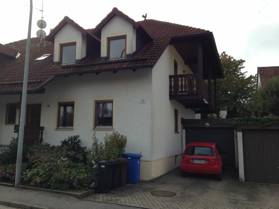 Gutes Wohnhaus mit 2 schönen Wohnungen, Garage - IMG_4338